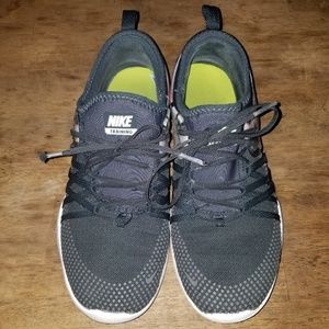 Nike Free Gray/Pink camo Size 7